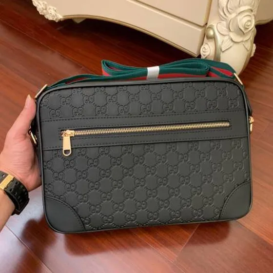 Gucci messenger Black 31-21-7cm business