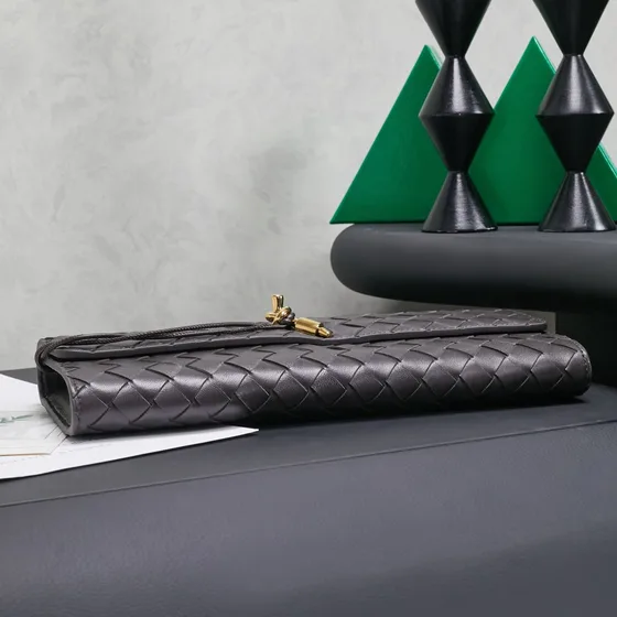 Bottega Veneta Long Clutch Andiamo With Handle Dark Grey Clutch