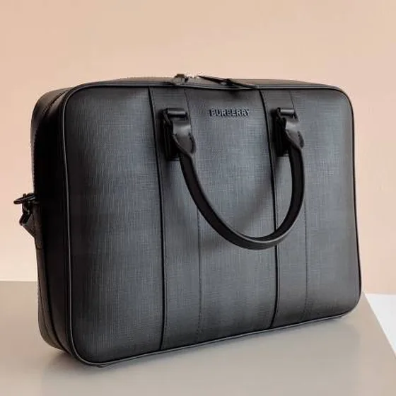 Burberry Siyah business