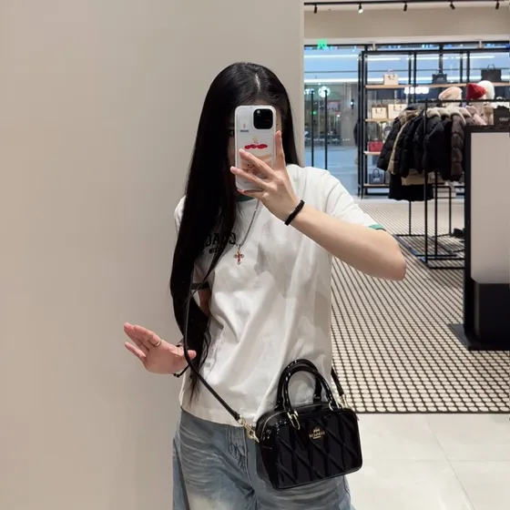 Coach Rowan Satchel สีดำ Top Handle