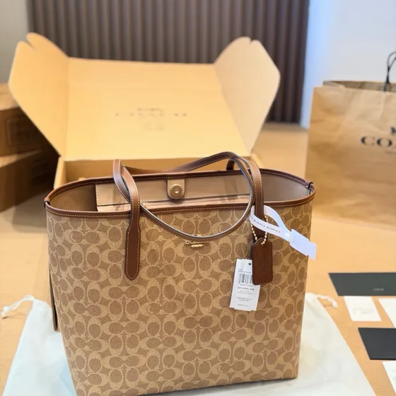 Coach City Tote Khaki/สีน้ำตาล Tote Bag