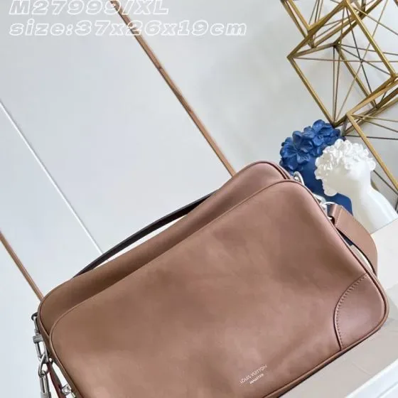 Louis Vuitton New Messenger Brown 37x26x19cm Crossbody