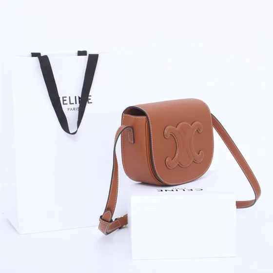 Celine Triomphe Marrón Crossbody