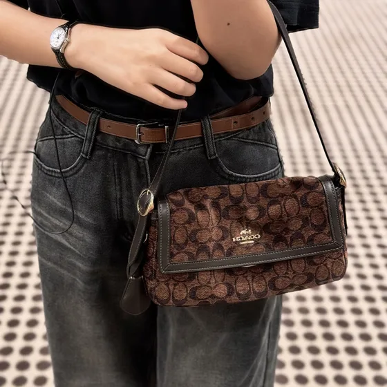 Coach Tanner Crossbody In Signature Denim بني Shoulder Bag