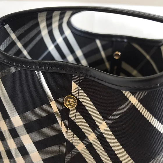 Burberry Check Medium Tote tas Zwart Tote tas