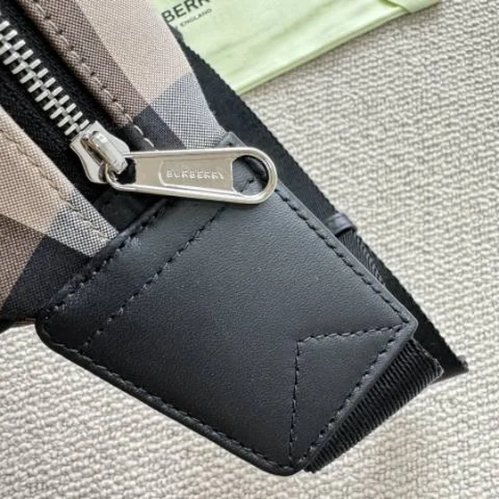 Burberry Archive Beige Check 31x7 5x16cm everyday
