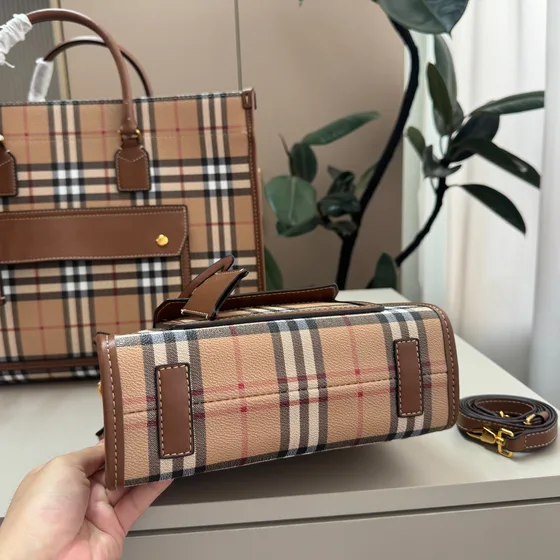 Burberry Freya Tote Vintage Check/สีน้ำตาล Tote Bag