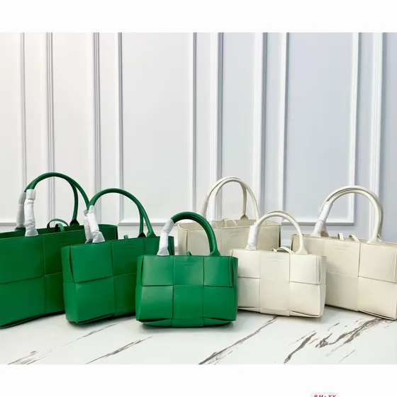 Bottega Veneta Arco Tote Negro, Borgoña Bolso tote