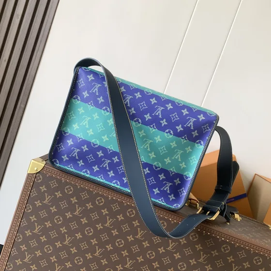 Louis Vuitton Messenger Синий Crossbody