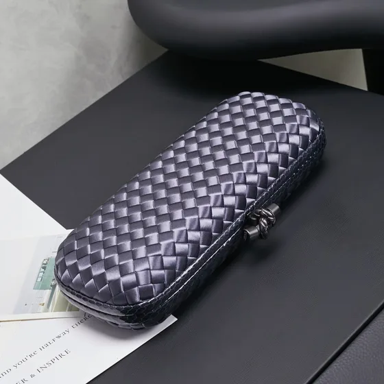 Bottega Veneta Knot Clutch Dark Purple Clutch