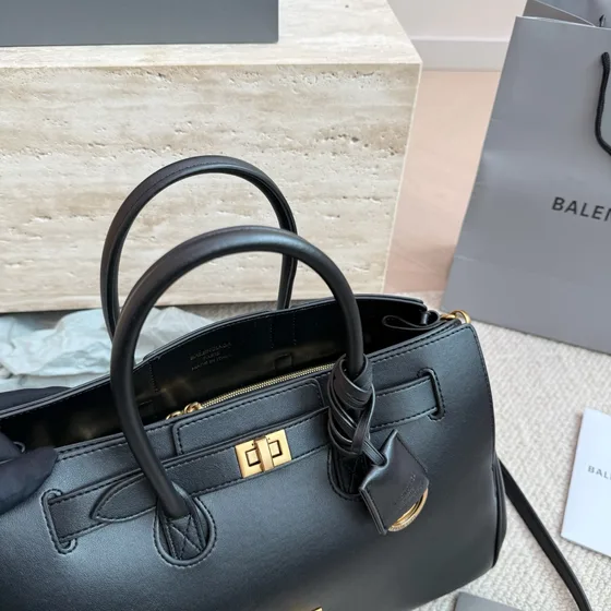 Balenciaga Bel Air Carry All Bag สีดำ Top Handle
