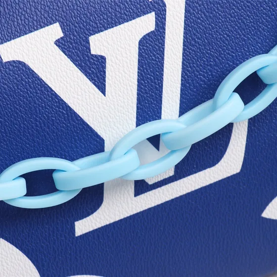 Louis Vuitton Toiletry Portaoggetti On Chain Blu Crossbody