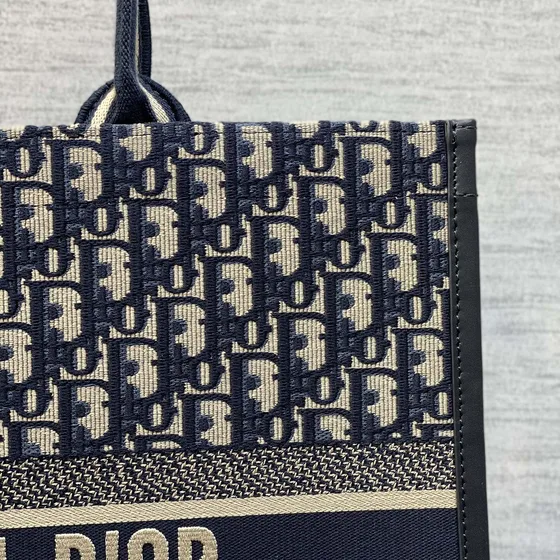 Dior Dior Book Tote Bleu marine Bleu And Beige Sac cabas