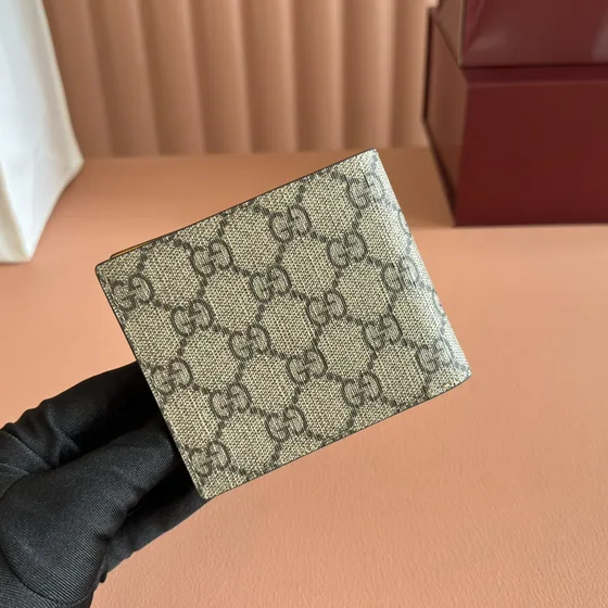 Gucci Gg Supreme Bi-Fold Wallet With Cat Head Beige Wallet