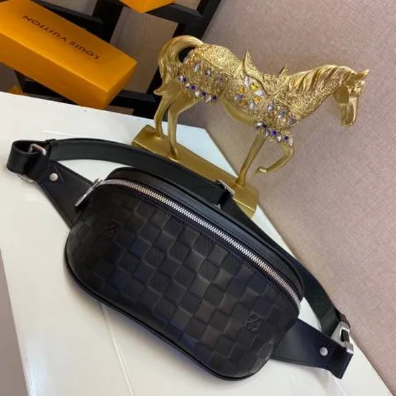 Louis Vuitton Đen crossbody