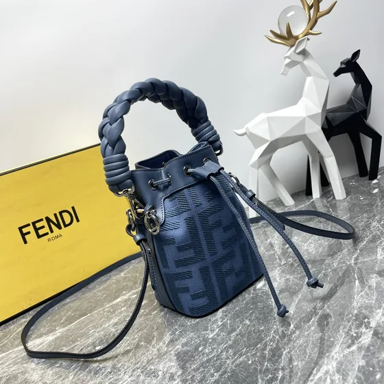 Fendi Mon Tresor Mini Spandtasketur Blå Crossbody