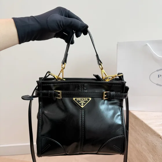 Prada Couro envernizado Mini Alça superior Bag With Strap Rosa Alça superior
