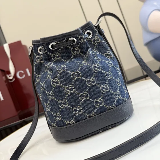 Gucci Gg Denim Mini Bucket Bag Dark أزرق Crossbody