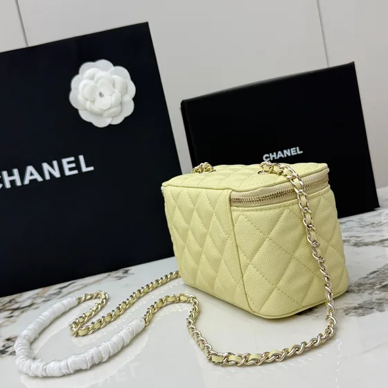 Chanel Vanity Case Light สีเหลือง Vanity