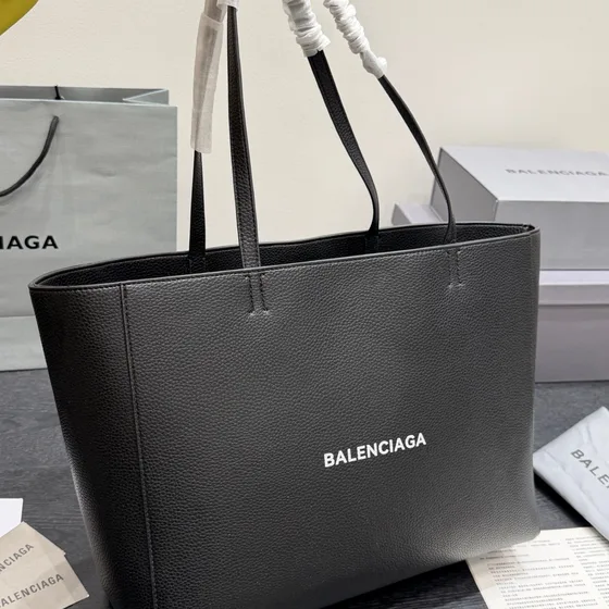 Balenciaga Everyday Tote Black Tote Bag