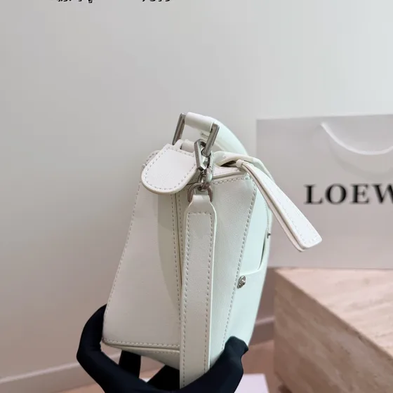 Loewe Puzzle Weiß Crossbody