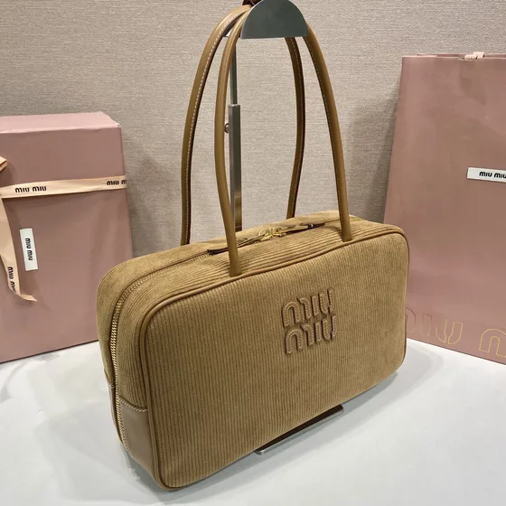 Miu Miu Embroidered Logo Corduroy Anse supérieure Bag Beige Anse supérieure