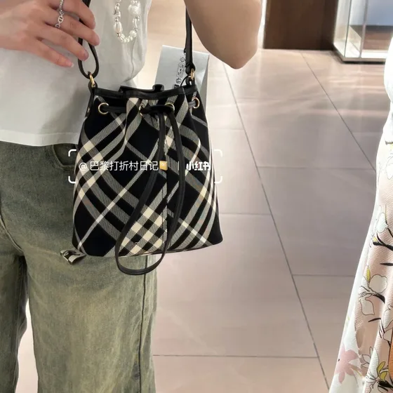 Burberry Check Drawstring Bolsa balde Bege/Marrom Crossbody