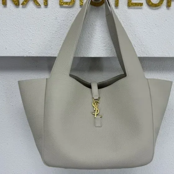 YSL Le 5 7 Supple Tote Off White Tote Bag