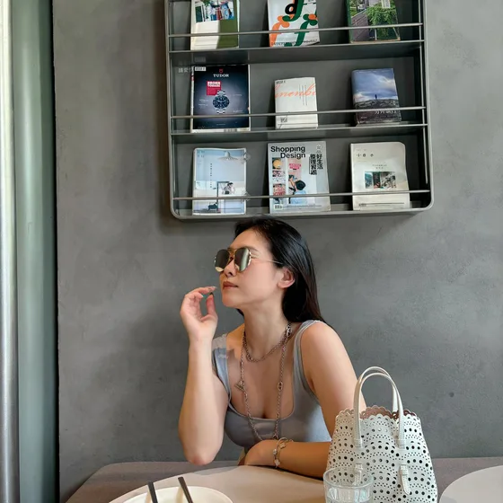 Burberry Unknown Putih Top Handle