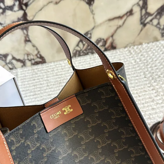 Celine Triomphe Vải bạt Vertical Cabas Tan Nâu Tote Bag