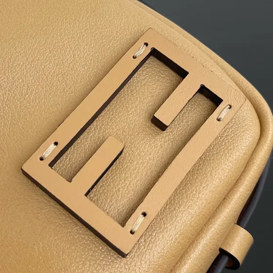 Fendi Simply Fendi Medium Schultertasche Beige Schultertasche