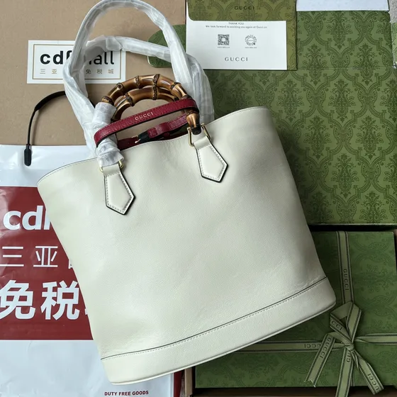 Gucci Gucci Diana Medium Shoppertasketur Hvid Tophåndtag