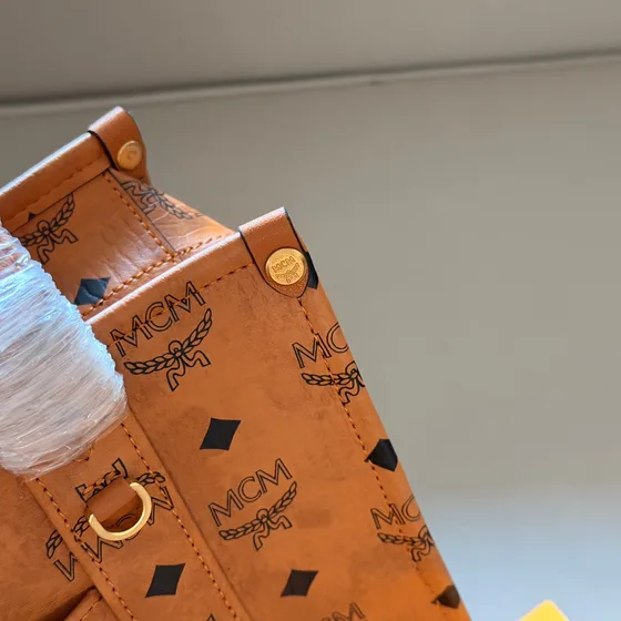 MCM Toni Shopper Cognac Sac cabas