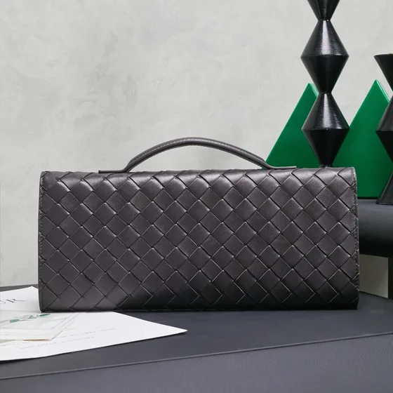 Bottega Veneta Long Clutch Andiamo With Handle Dark Grey Clutch