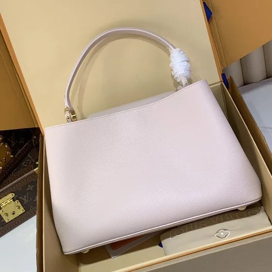 Louis Vuitton Capucines Beige Tophåndtag