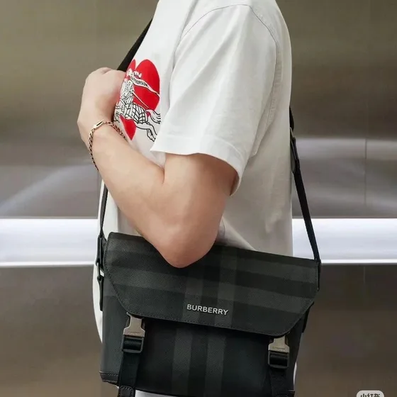 Burberry Checked Messenger Bag Dark Abu-abu/Hitam Check Crossbody
