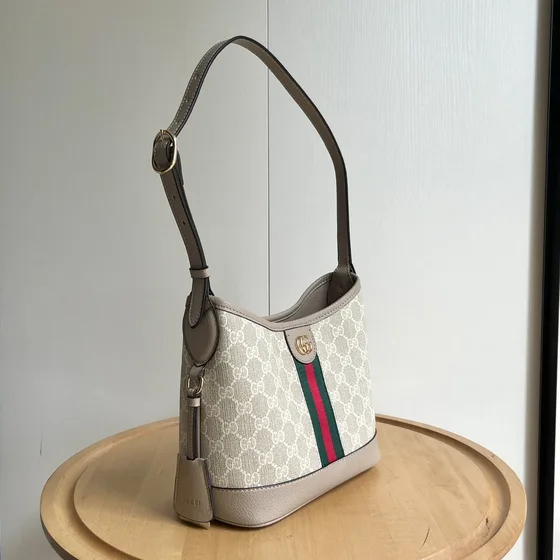 Gucci Gg Emblem Small Shoulder Bag 781402 Beige Oatmeal 23 21 12cm Shoulder Bag