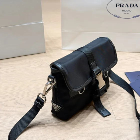 Prada Re-Nylon And Saffiano Couro Bolsa de ombro Preto Crossbody