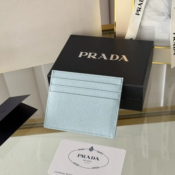 Prada Saffiano Läder Card Holder Light Blå Card Holder
