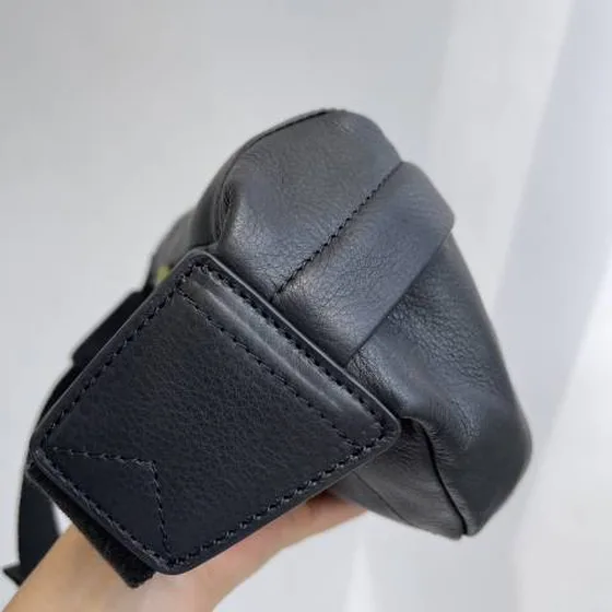 Burberry Sort 31x16x7 5cm crossbody