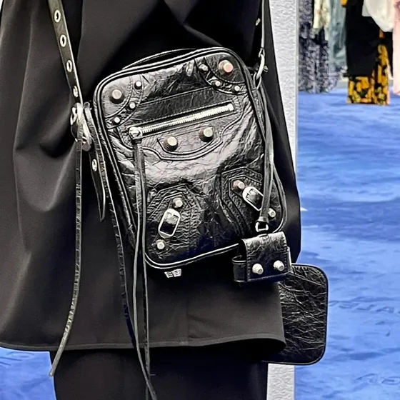 Balenciaga Le Cagole Crossbody Etui Sort Crossbody