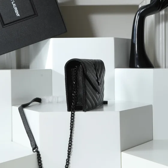 YSL Cassandre Matelassé Chevron Envelope Chain Cartera Negro Woc