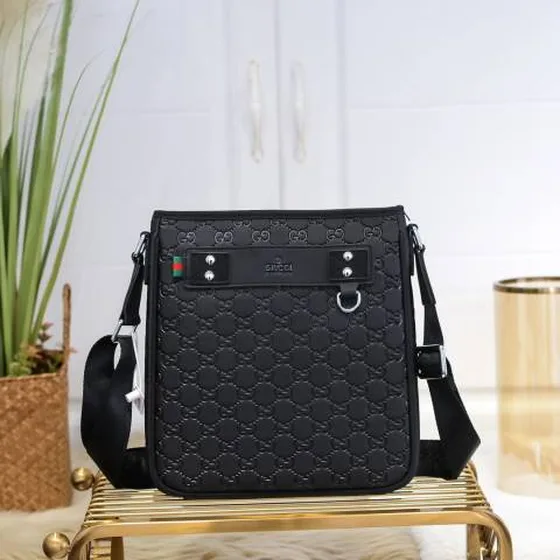 Gucci messenger Black GG leather 26x27x6cm crossbody