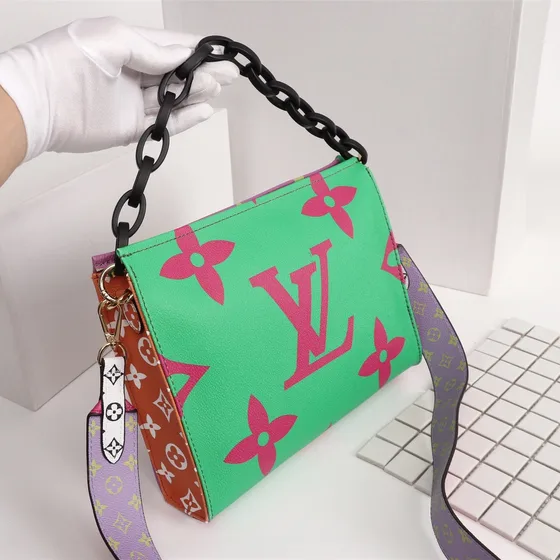 Louis Vuitton Toiletry Pouch 26 Green 26cm Pouch
