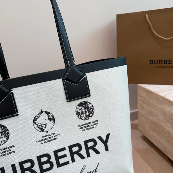 Burberry Globe Print Leinwand Tote Weiß/Schwarz Shoppertasche