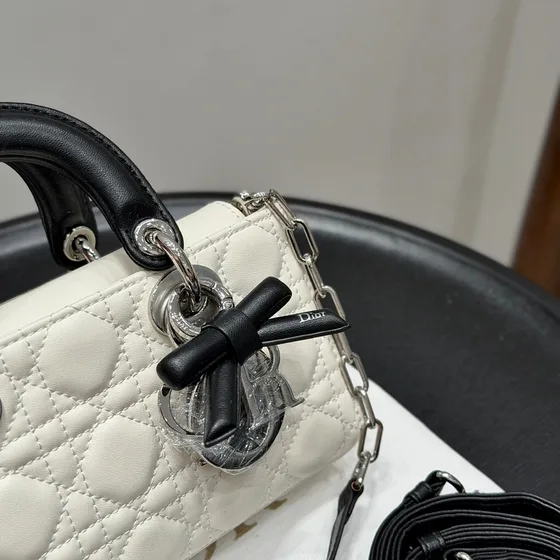 Dior Lady D-Joy Putih Top Handle