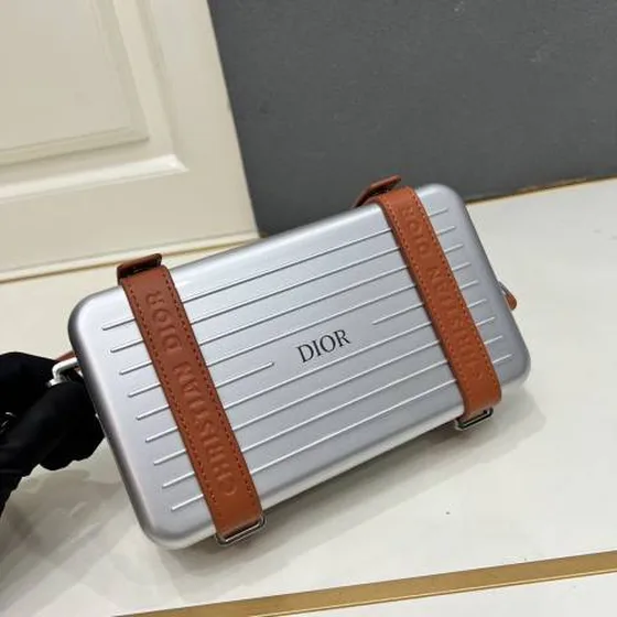 Dior messenger Perak 13x20x6cm crossbody