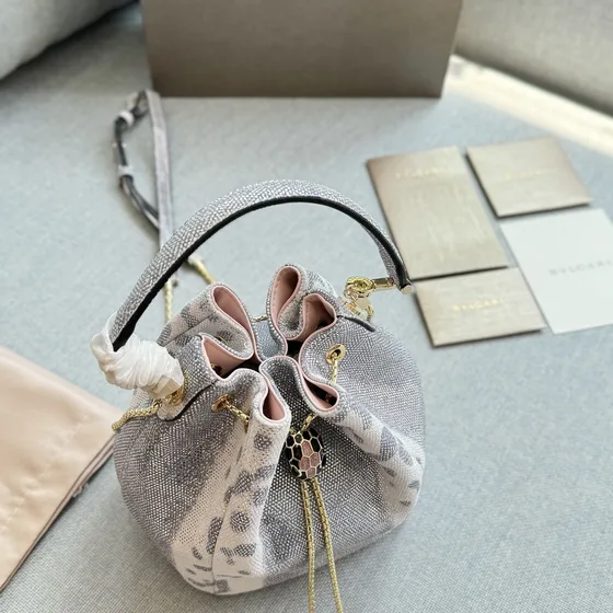 Bvlgari Serpenti Forever Bucket Bag สีเทา Crossbody