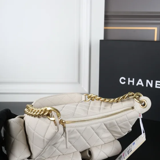 Chanel Matelasse Chain Hobo Blanco Hobo