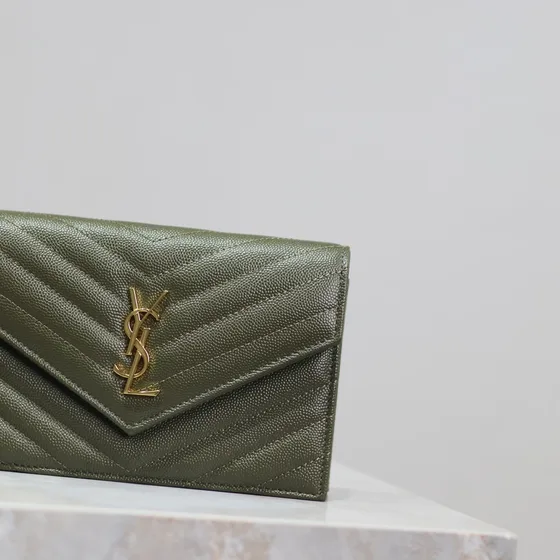 YSL Cassandre Matelassé Envelope Chain Lommebok Olive Grønn Woc